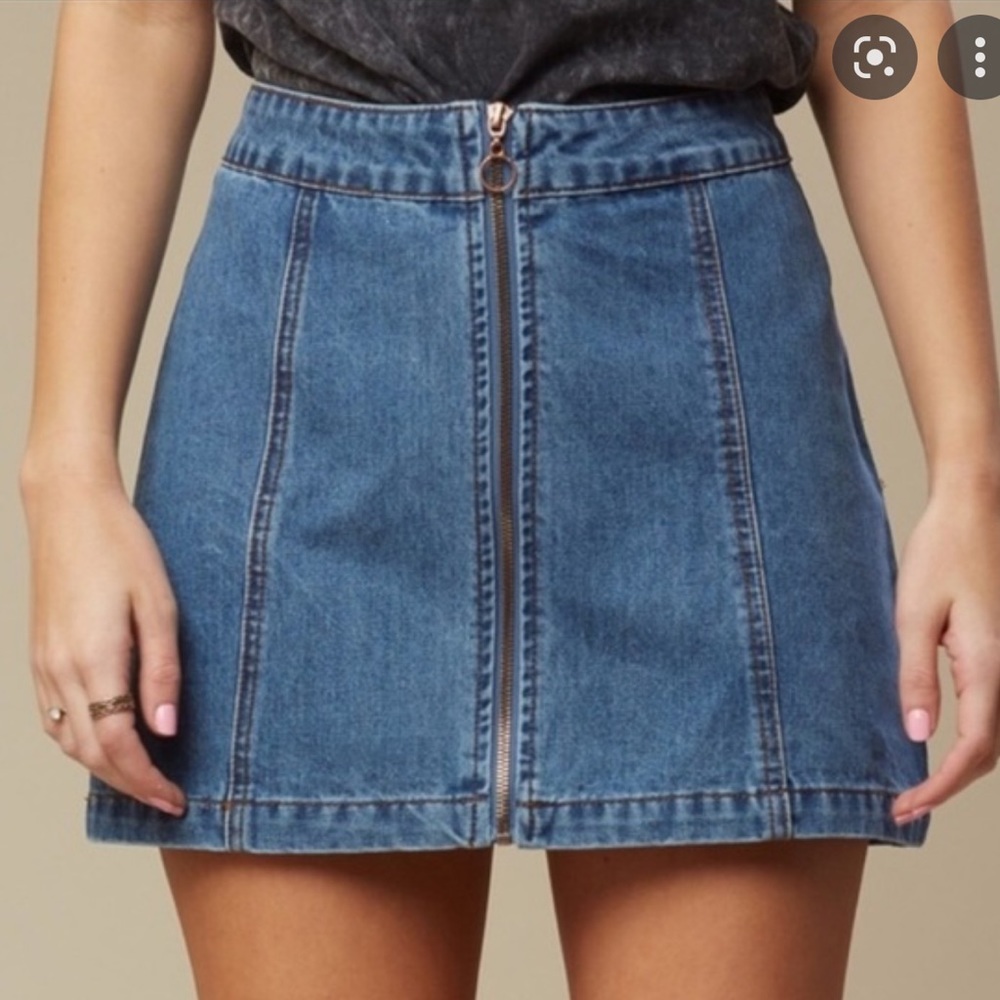 Altar’d State zip-front denim skirt 🖤 SO CUTE EUC